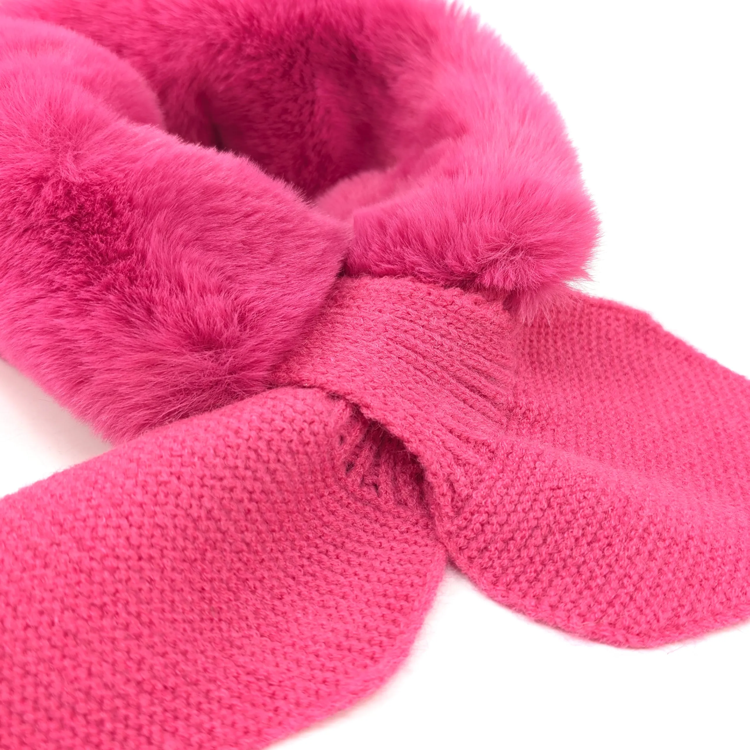 Bela Bela - Knitted Tie Fur Faux Collar - Bright Pink