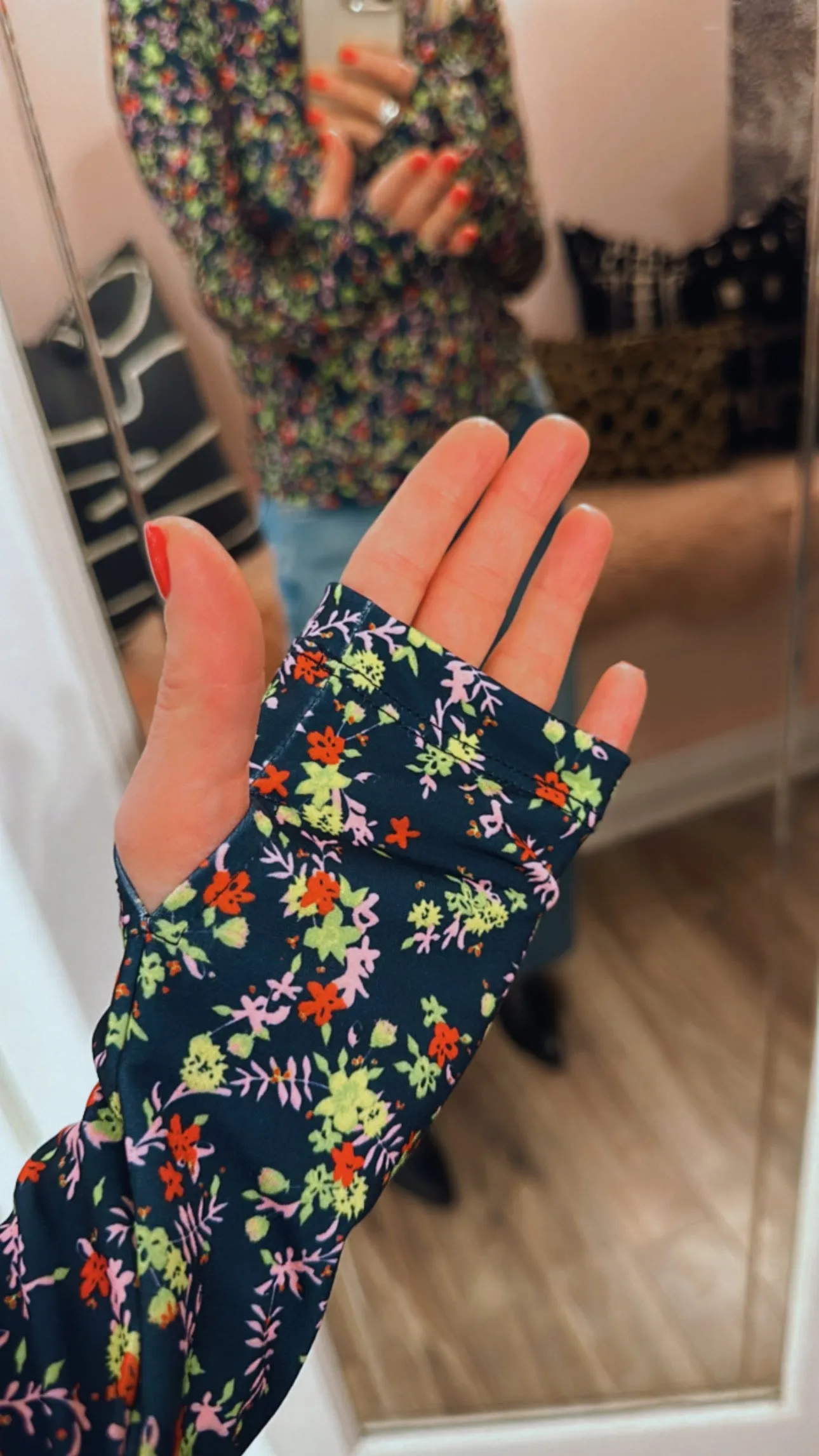 'Haisy' Floral Print Turtleneck Top