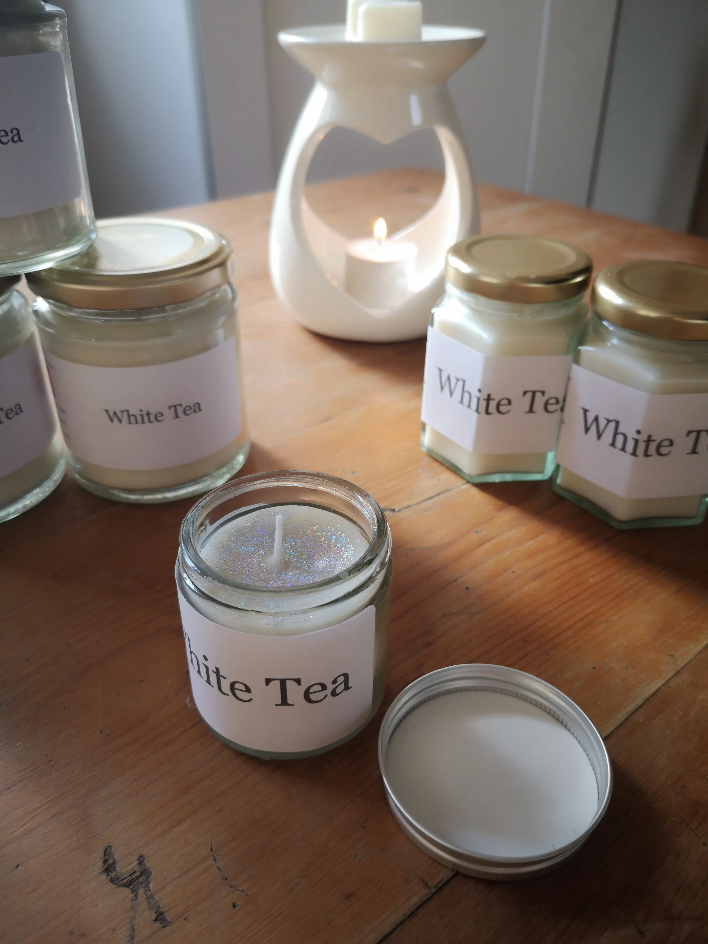 Hand poured soy wax candles & melts. White Tea,